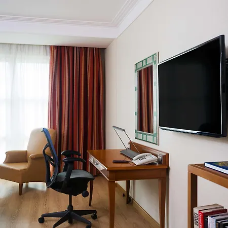 Hotel Hilton Rome Airport 4*