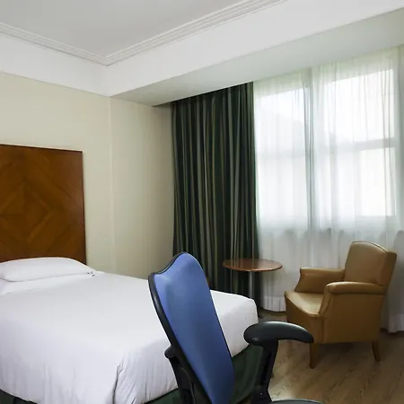 Hilton Rome Airport 4*