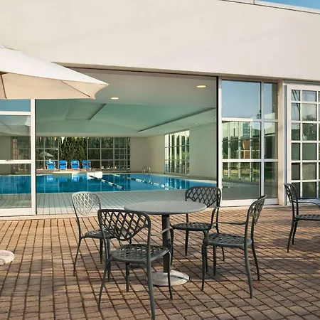 Hilton Rome Airport Hotel 4*