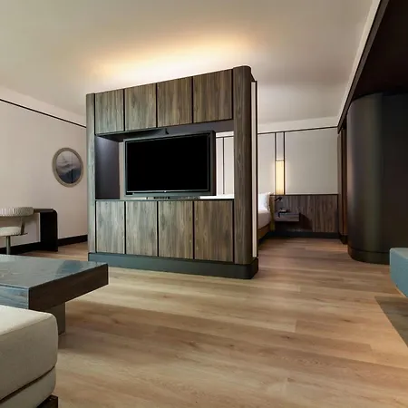 Hotel Hilton Rome Airport 4*